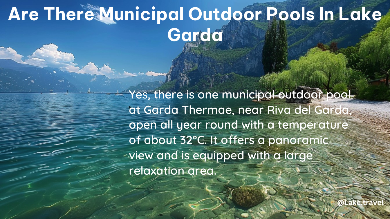 are there municipal outdoor pools in lake garda