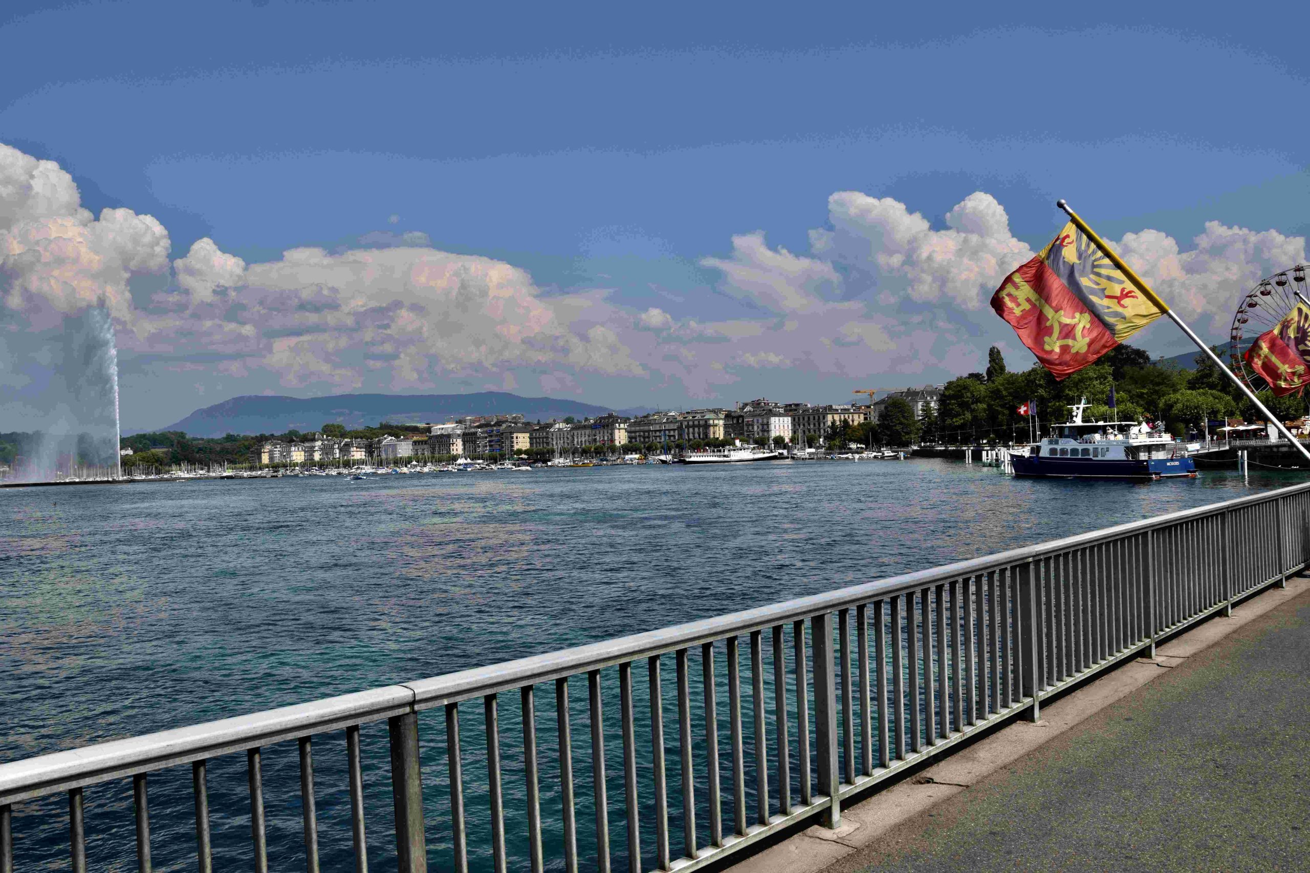 pontoon boat rides lake geneva